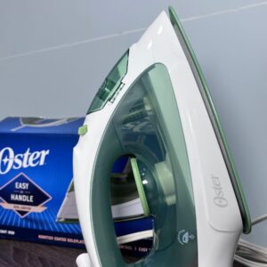 Plancha de Ropa OSTER Antiadherente a Vapor verde