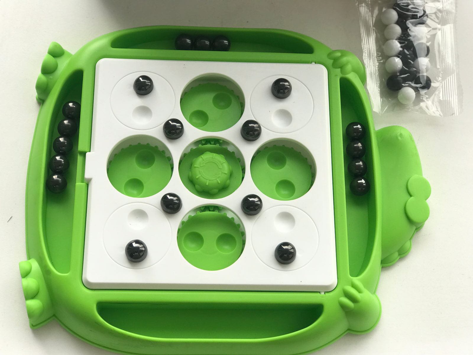 Juego de Estrategia Magnetic Twist Chess - Imagen 2